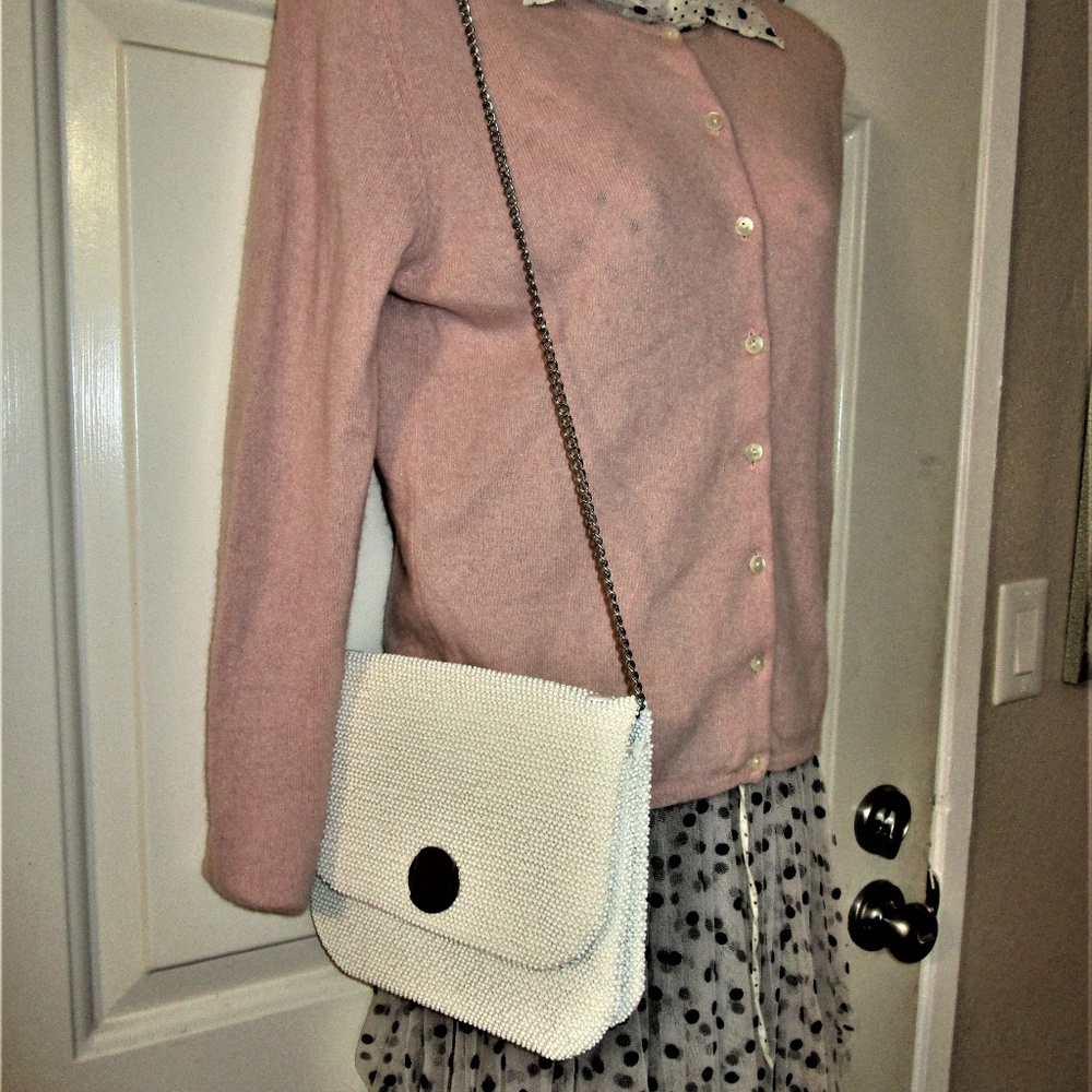 Vintage Lumured Beaded Clutch Ivory White w/chain